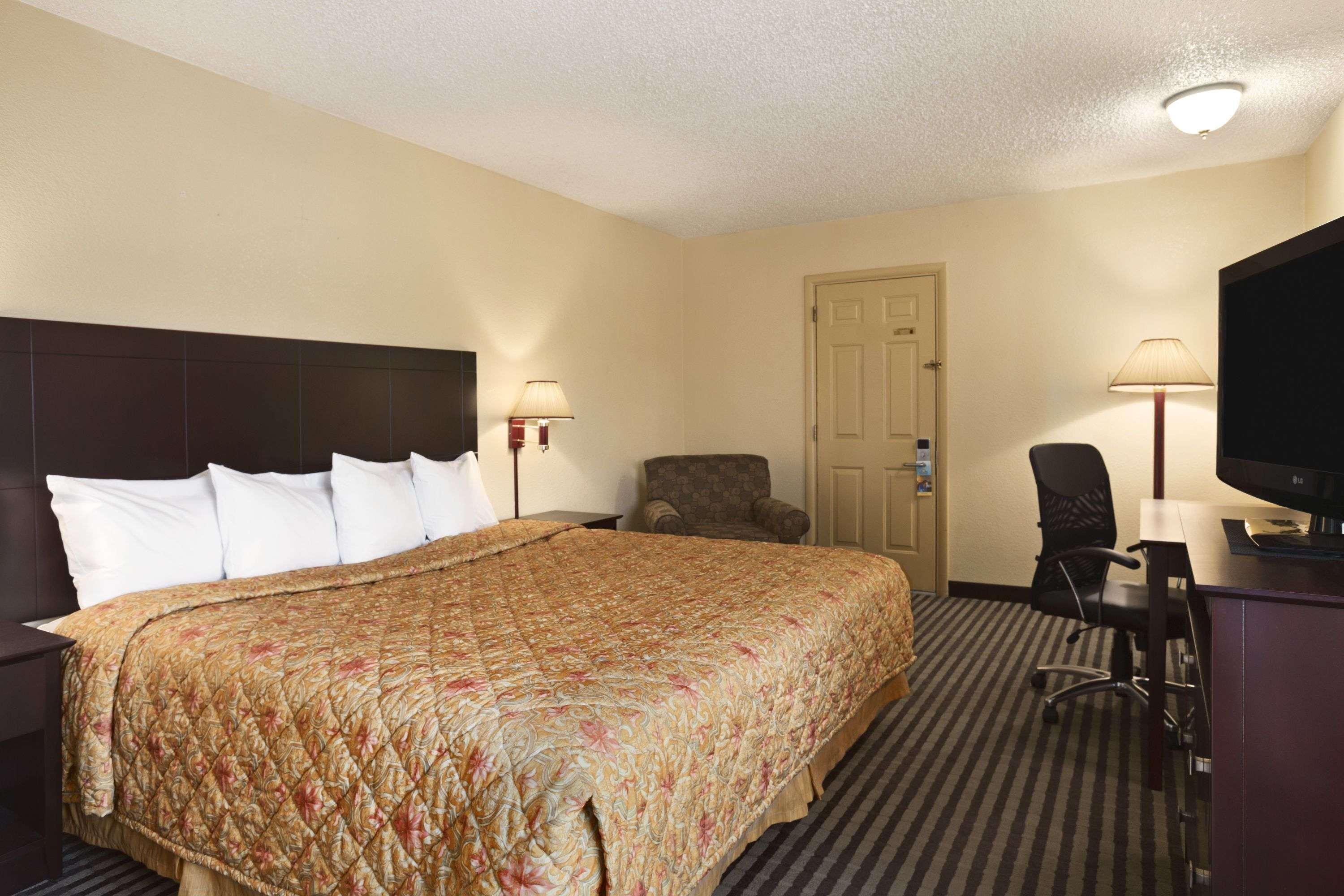 Days Inn By Wyndham Lawton Exteriér fotografie