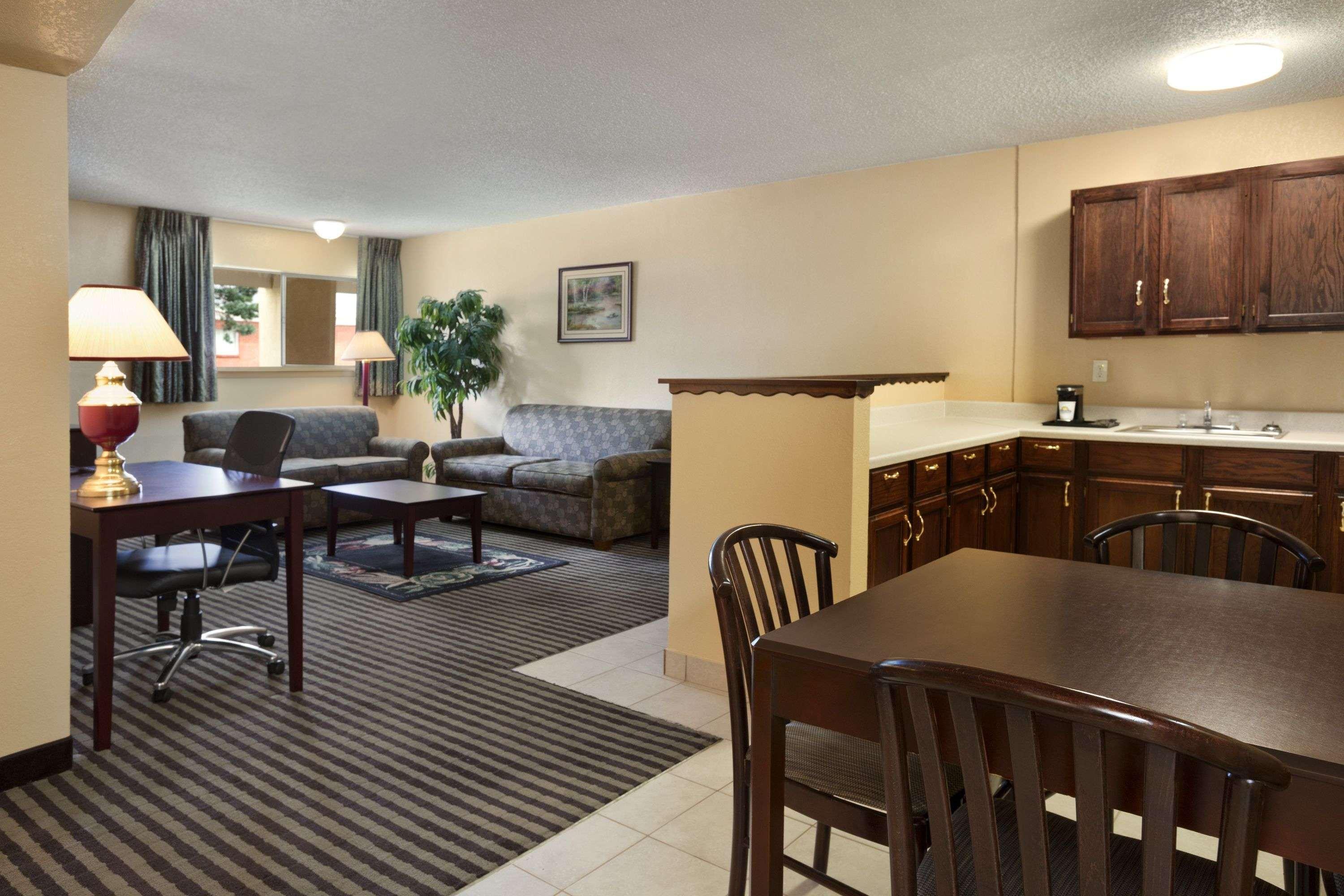 Days Inn By Wyndham Lawton Exteriér fotografie